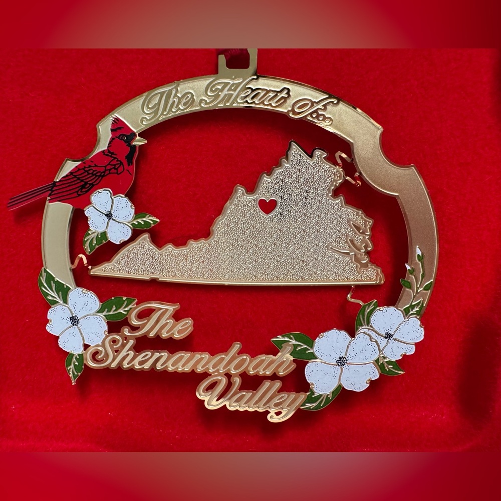Christmas 2000 The Heart of Shenandoah Valley 3D Ornament Virginia Gold tone.